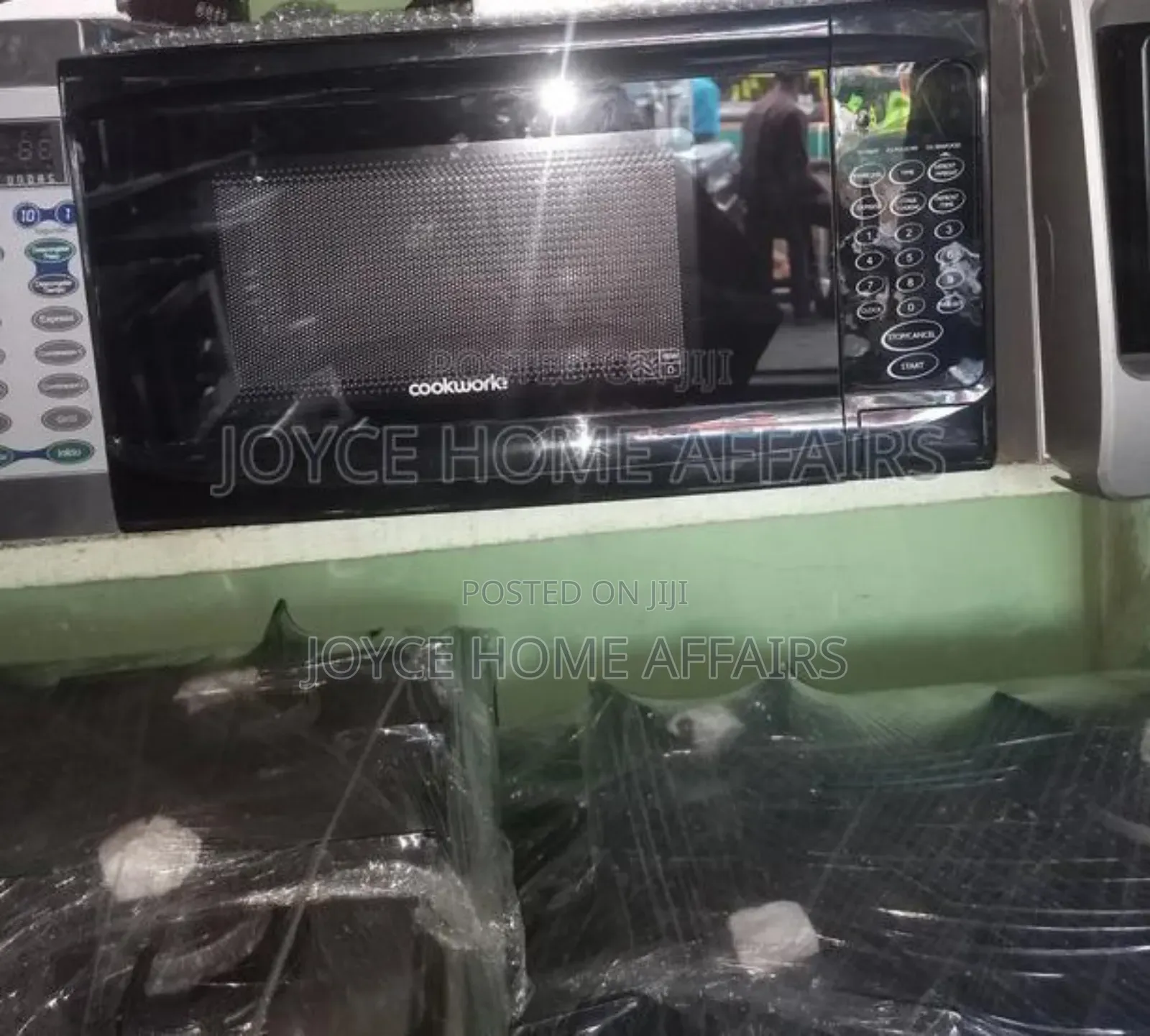 Neatly Used Microwave 20liter