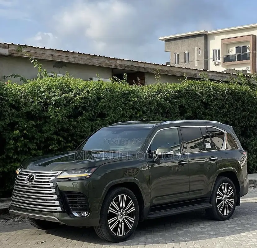 Lexus LX 2023 Green