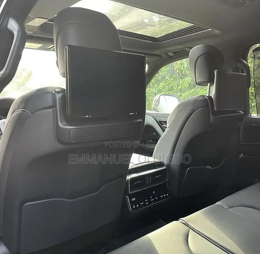 Lexus LX 2023 Green