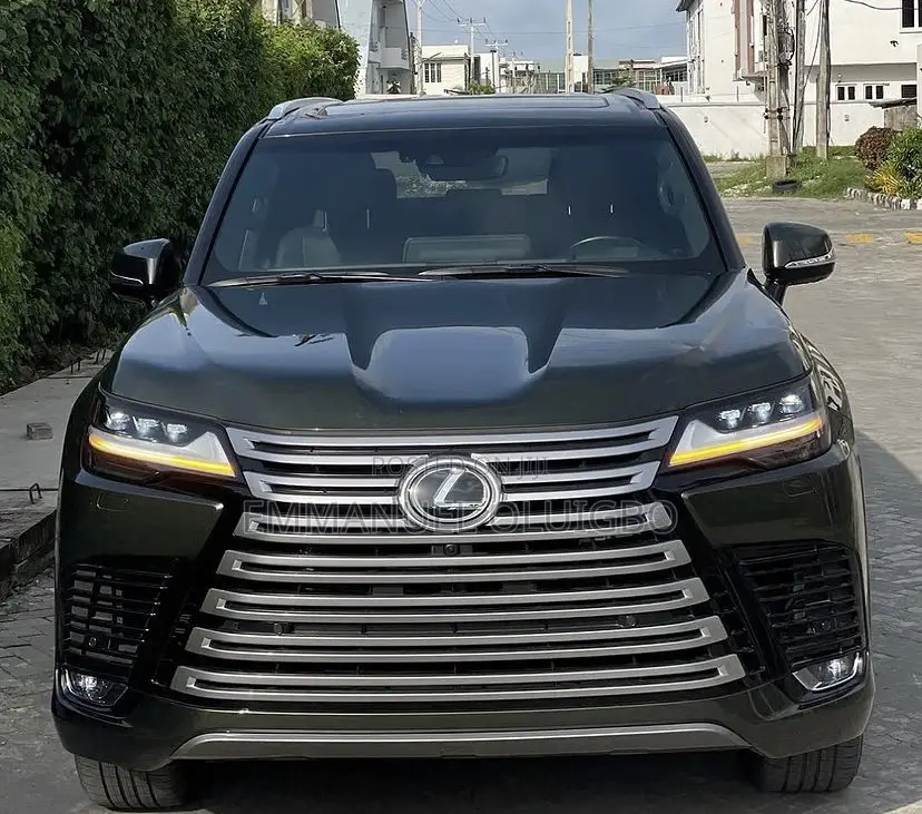 Lexus LX 2023 Green