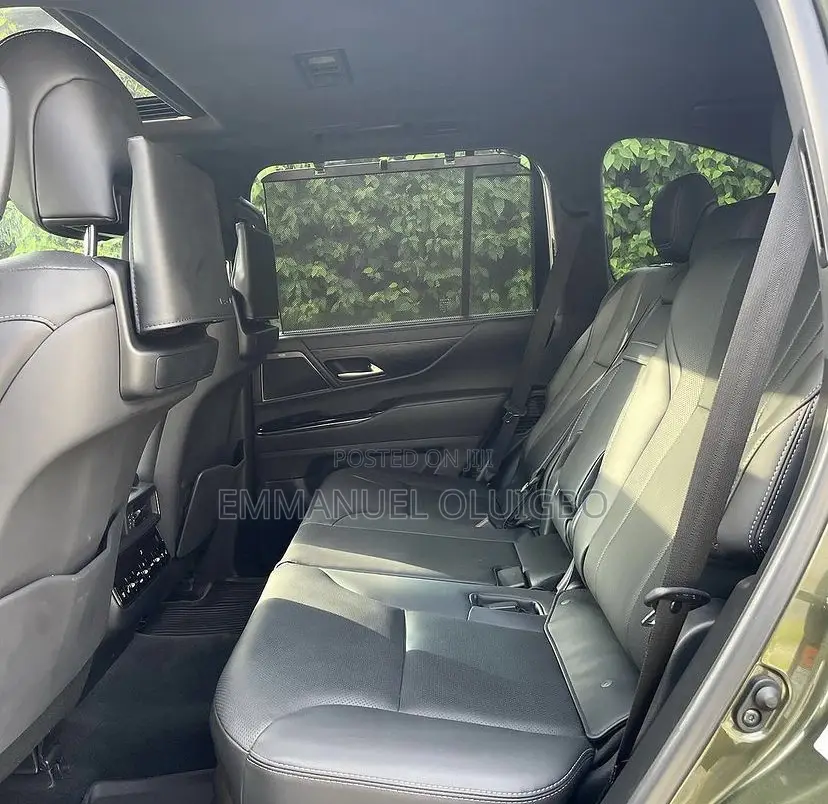 Lexus LX 2023 Green