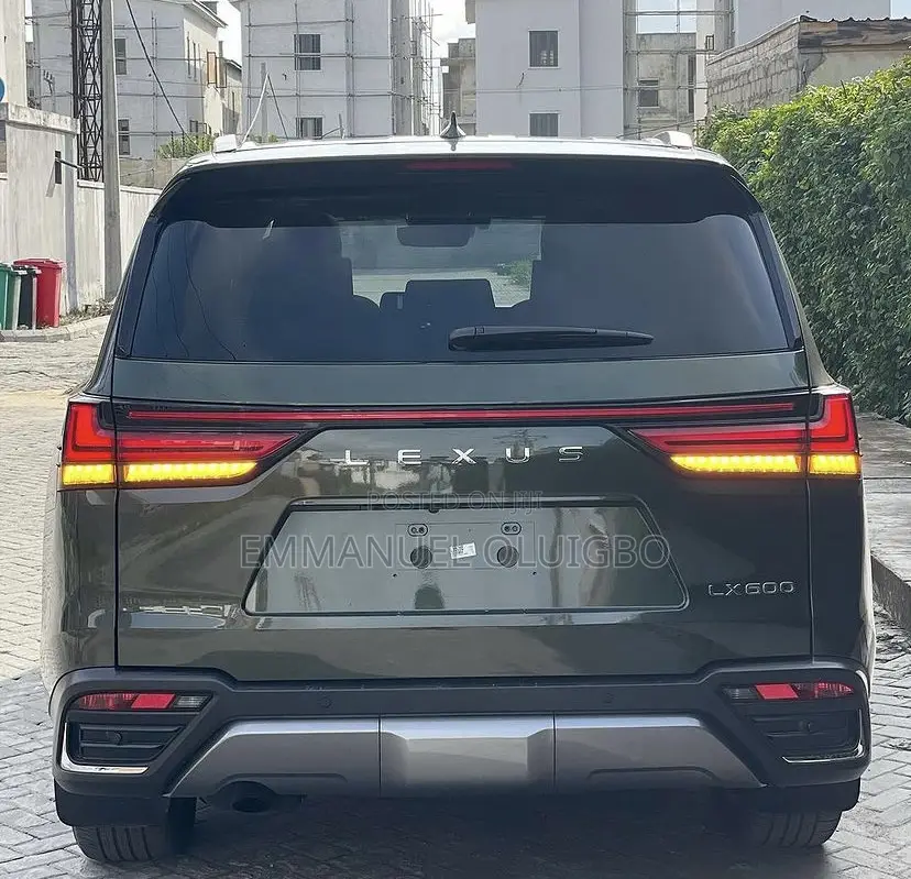 Lexus LX 2023 Green