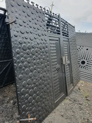 12feet Gates