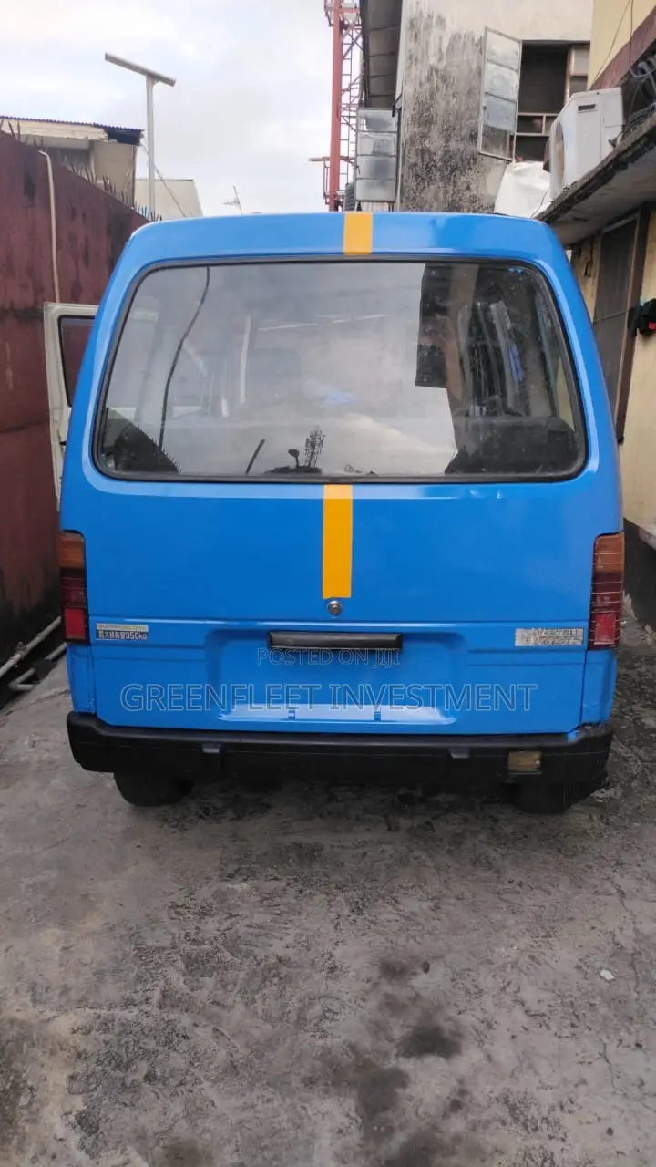 Daihatsu Hijet 2000 Blue