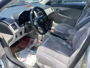 Toyota Corolla 2012 Silver