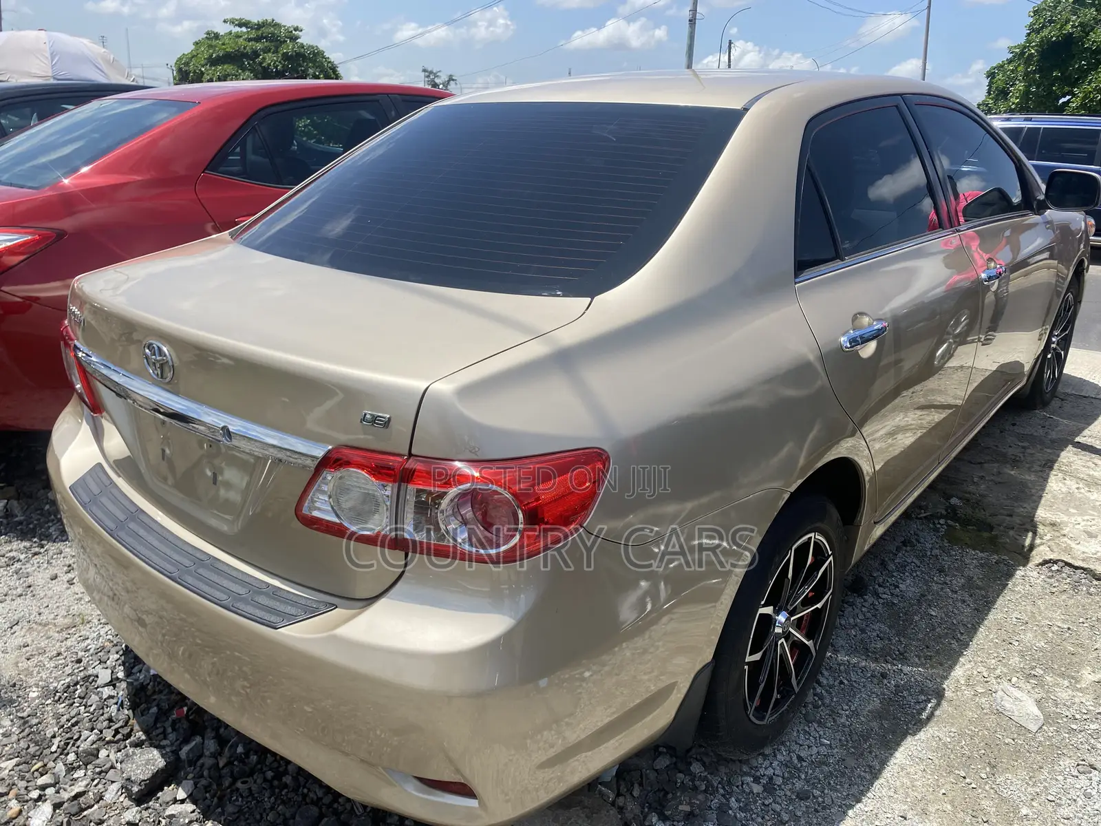 Toyota Corolla 2013 Gold