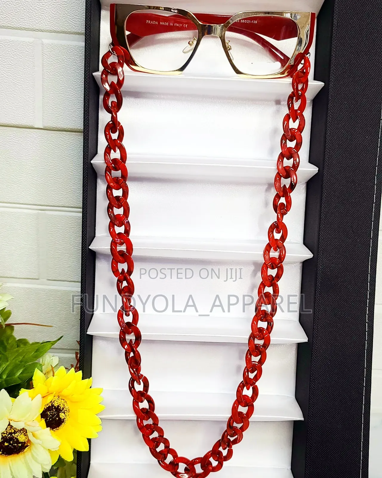 Bold Eyeglasses Retainer/ Holder