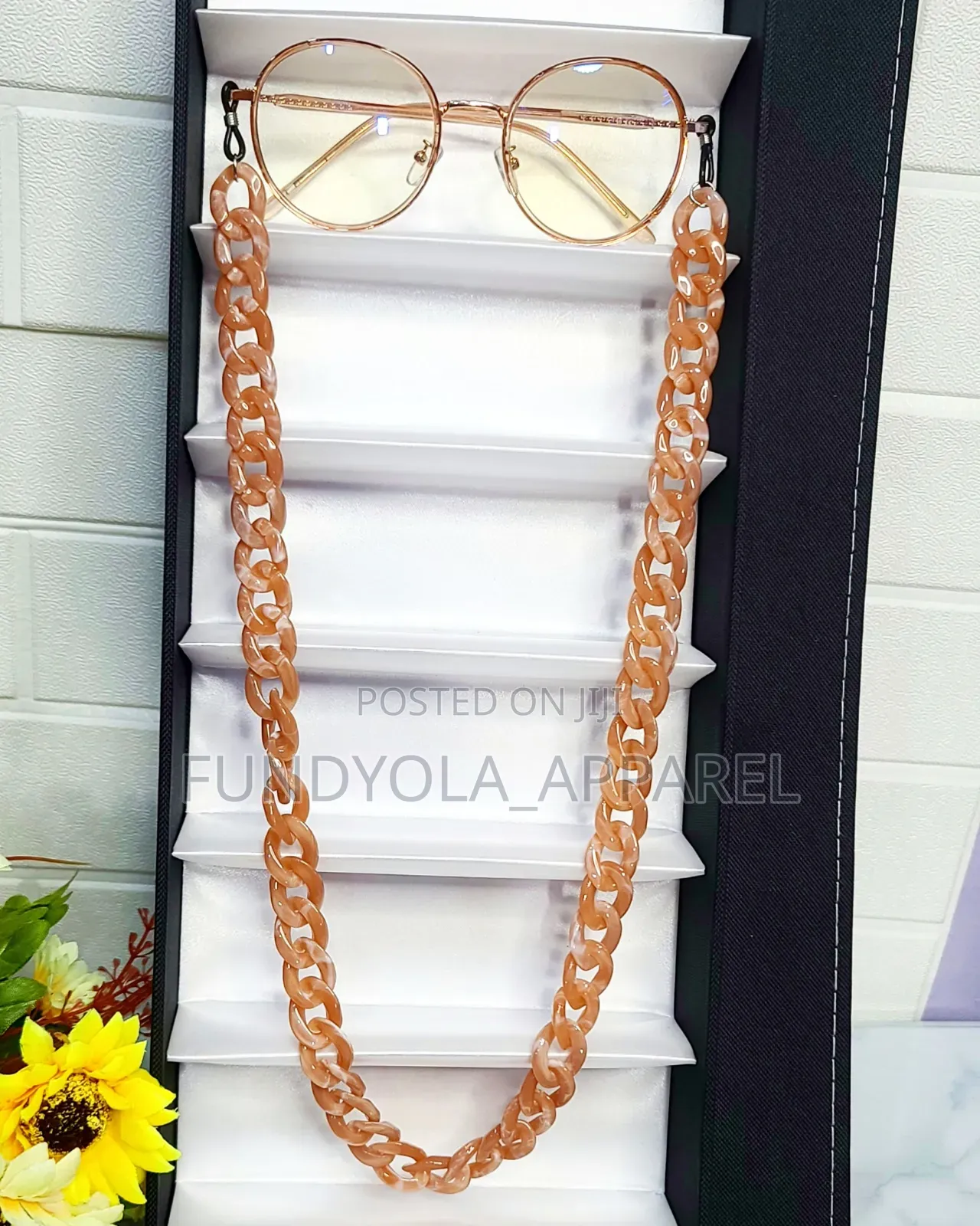 Bold Eyeglasses Retainer/ Holder