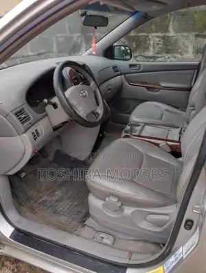 Toyota Sienna LE AWD 2005 Silver