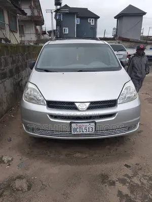 Toyota Sienna LE AWD 2005 Silver