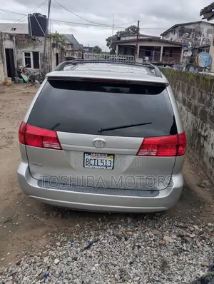Toyota Sienna LE AWD 2005 Silver