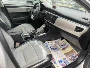 Toyota Corolla 2015 Silver
