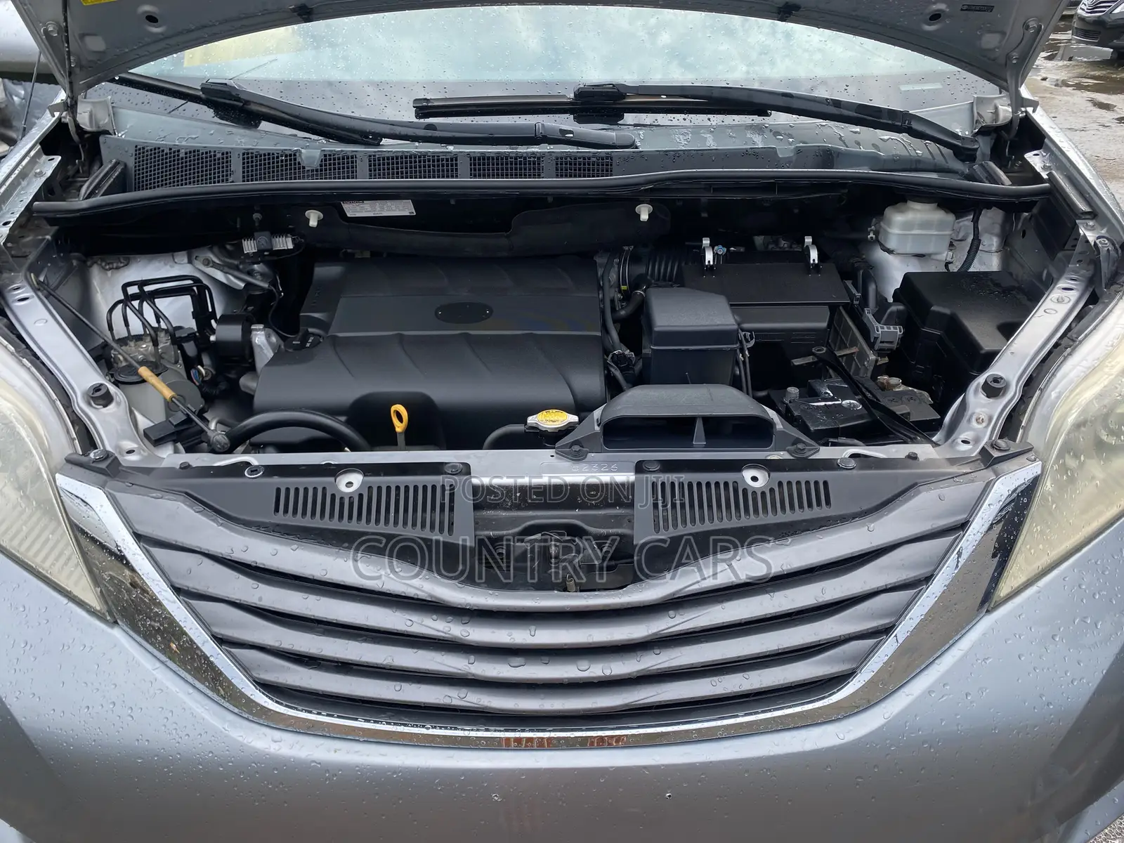 Toyota Sienna XLE 8 Passenger 2012 Silver