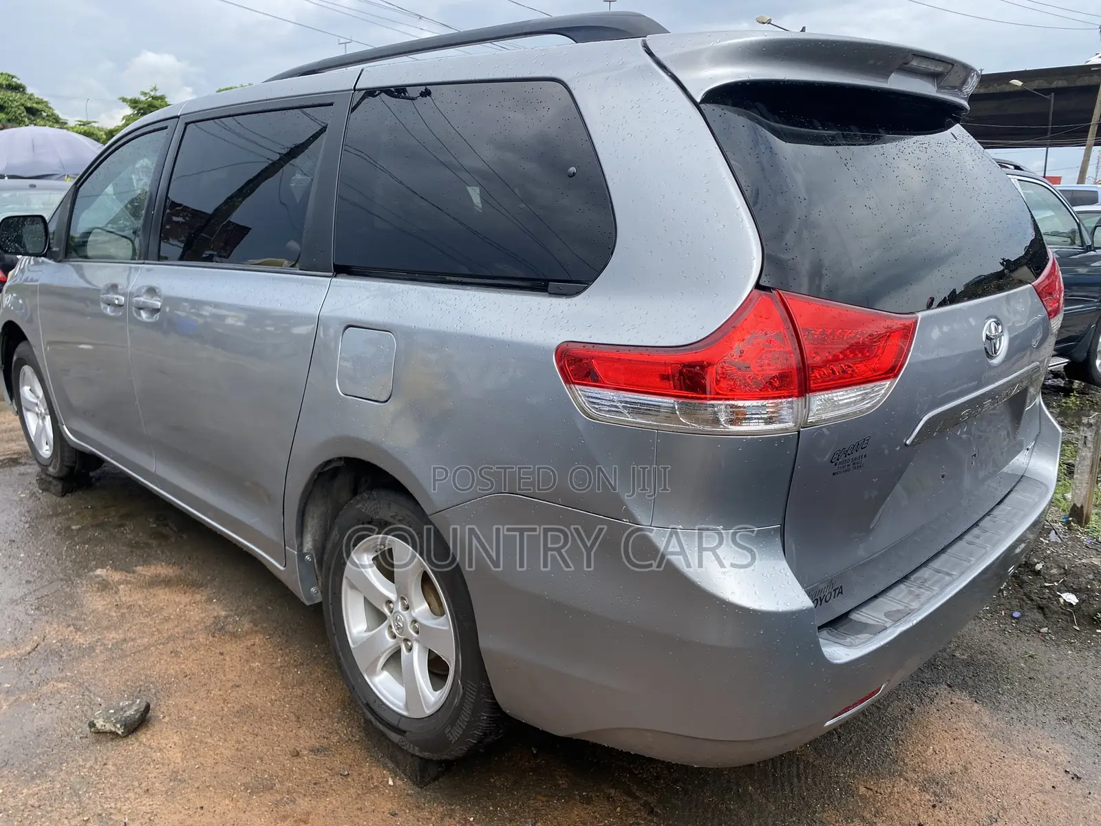 Toyota Sienna XLE 8 Passenger 2012 Silver