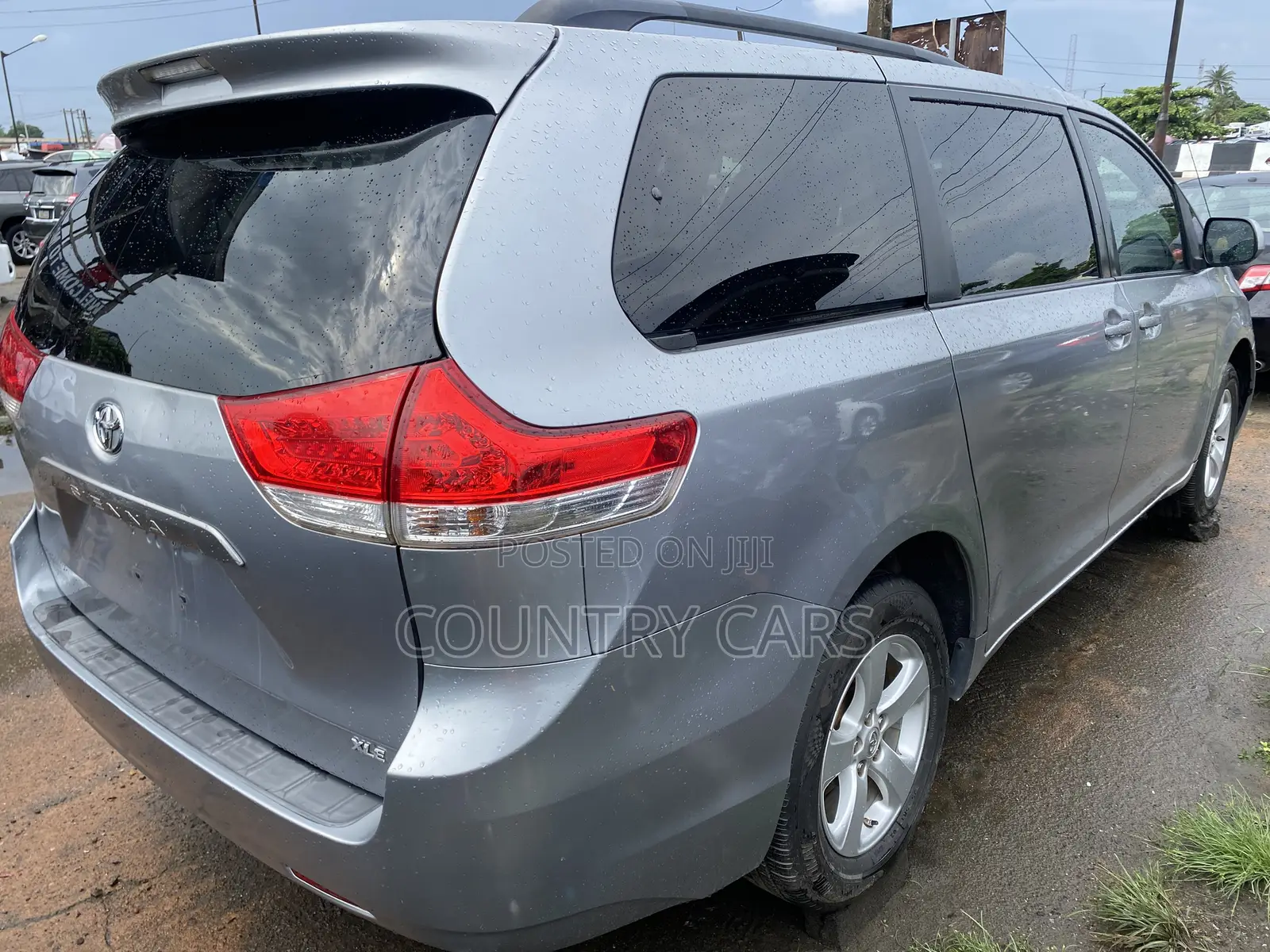 Toyota Sienna XLE 8 Passenger 2012 Silver