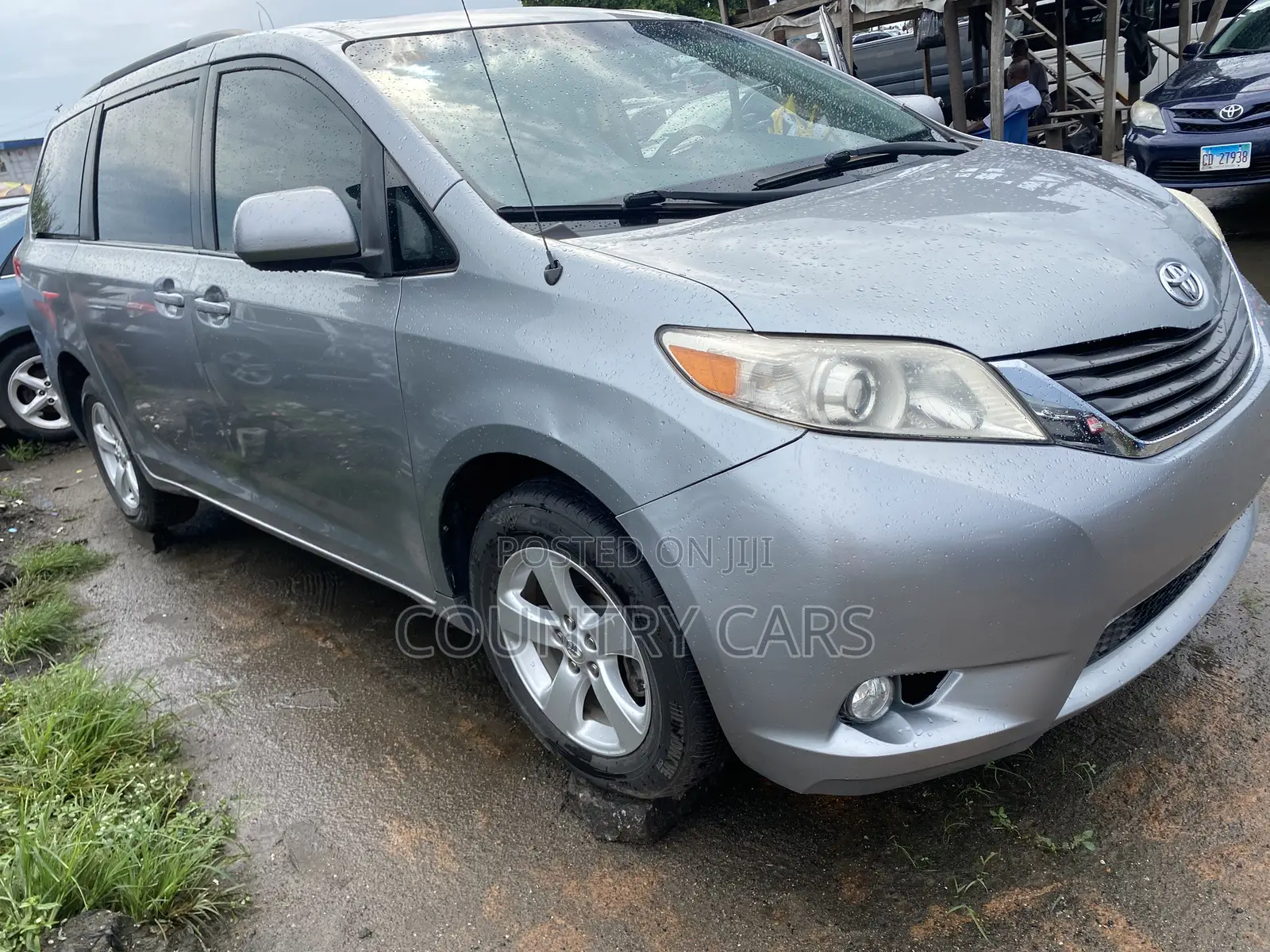 Toyota Sienna XLE 8 Passenger 2012 Silver