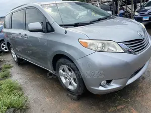 Toyota Sienna XLE 8 Passenger 2012 Silver
