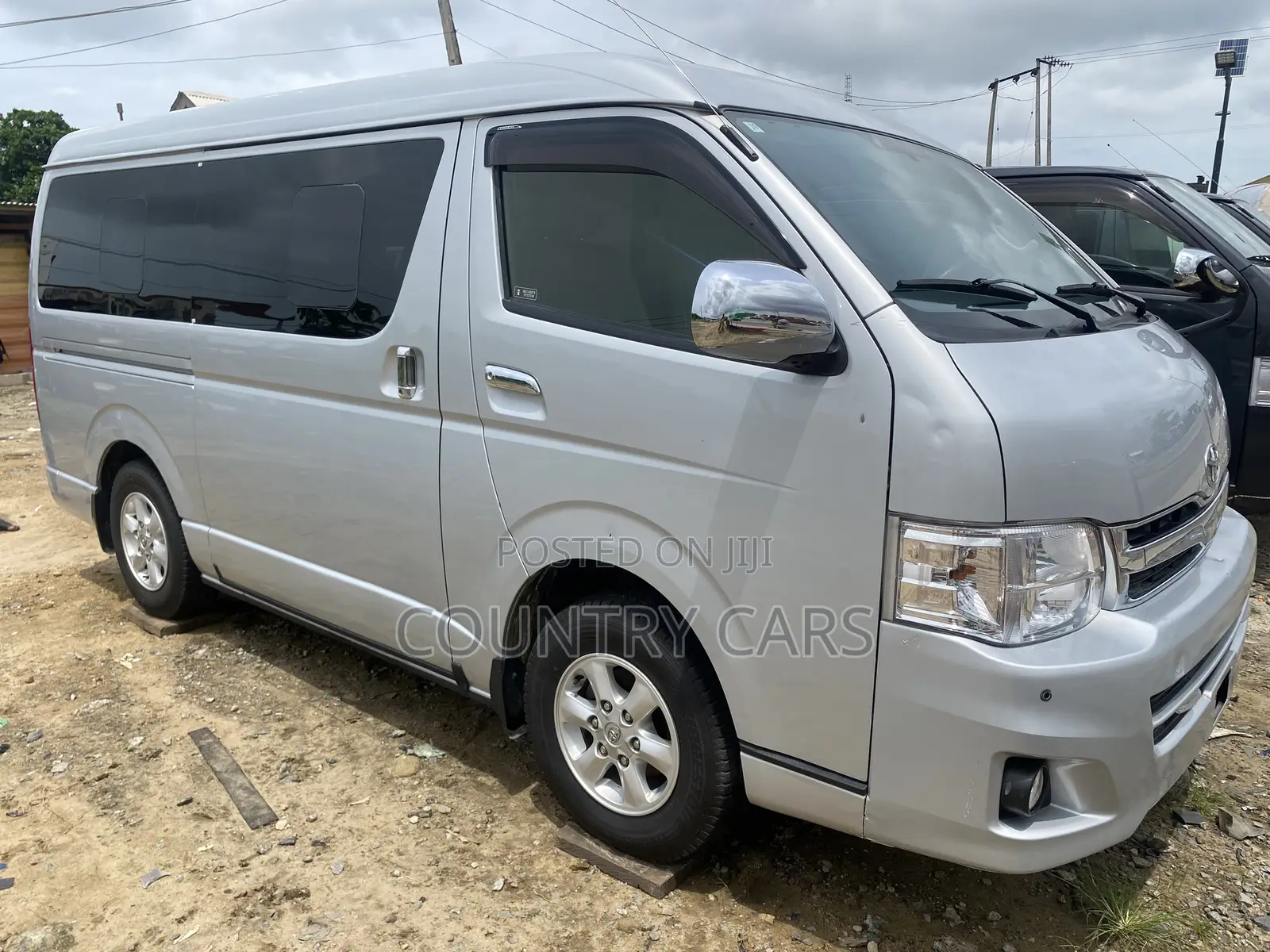 Toyota HiAce 2013 Silver