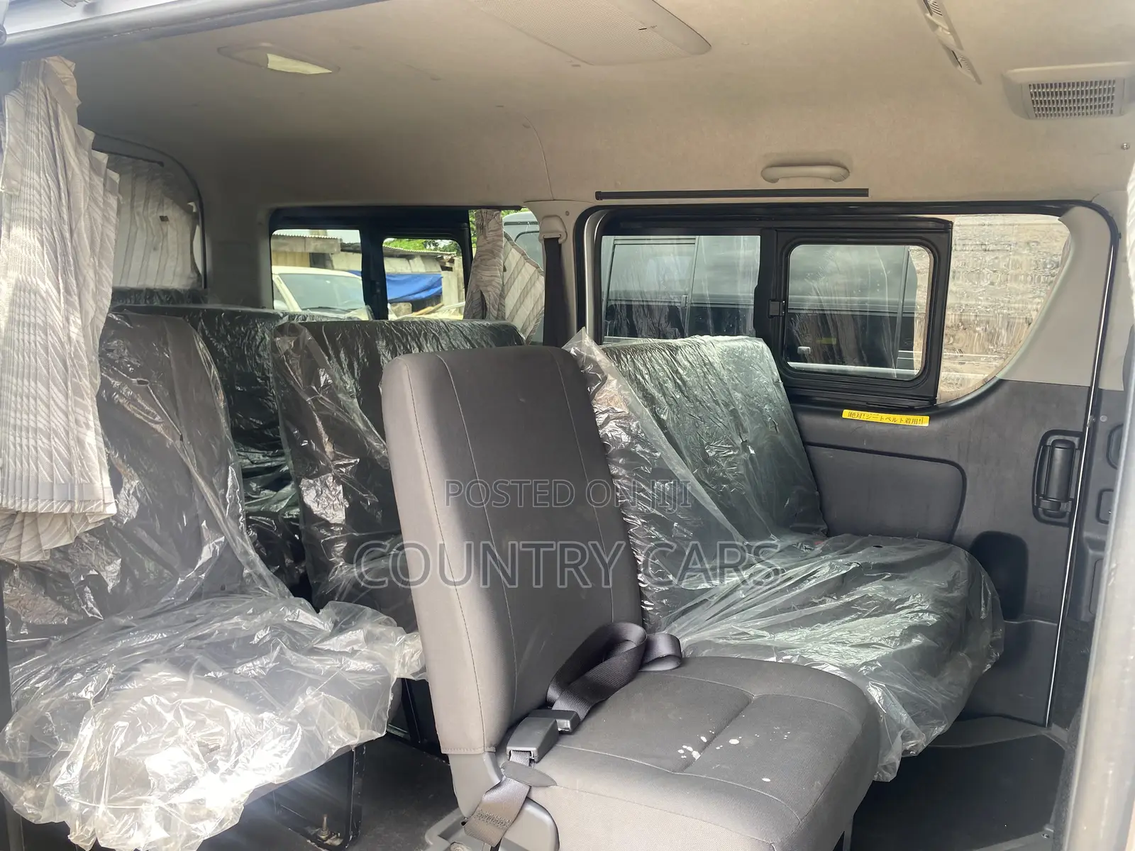 Toyota HiAce 2013 Silver