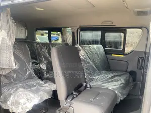 Toyota HiAce 2013 Silver