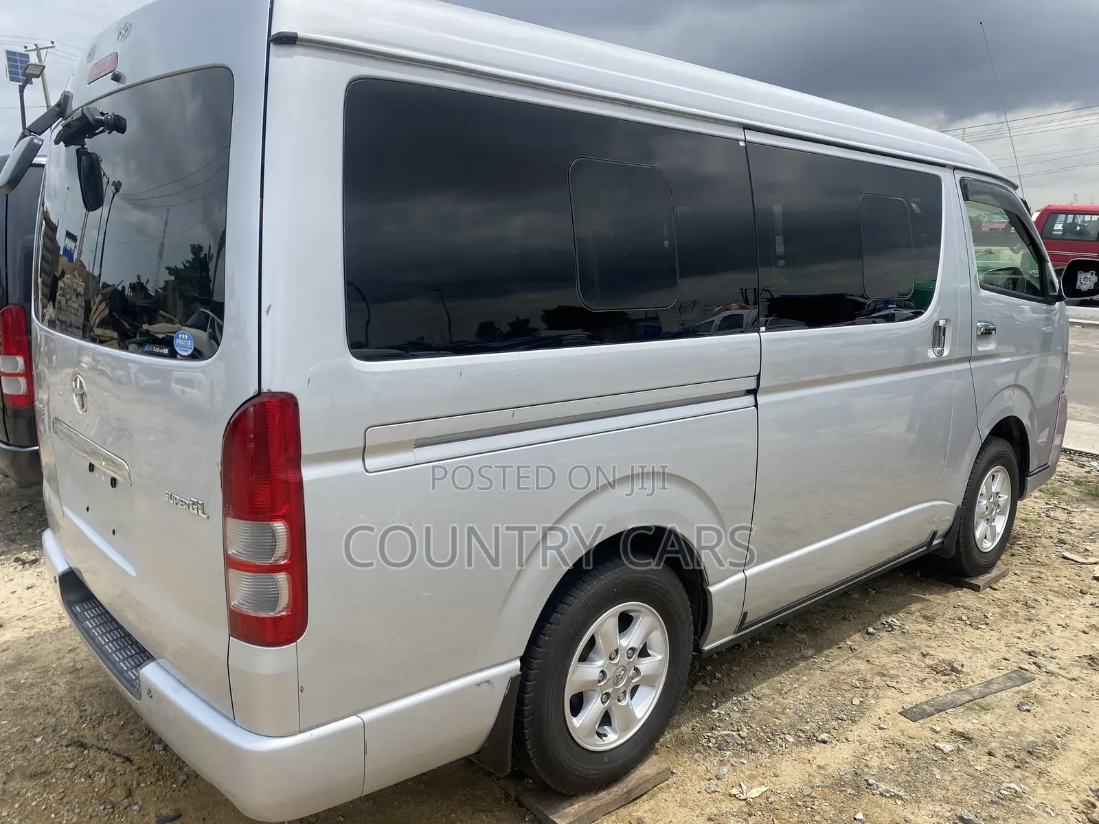 Toyota HiAce 2013 Silver
