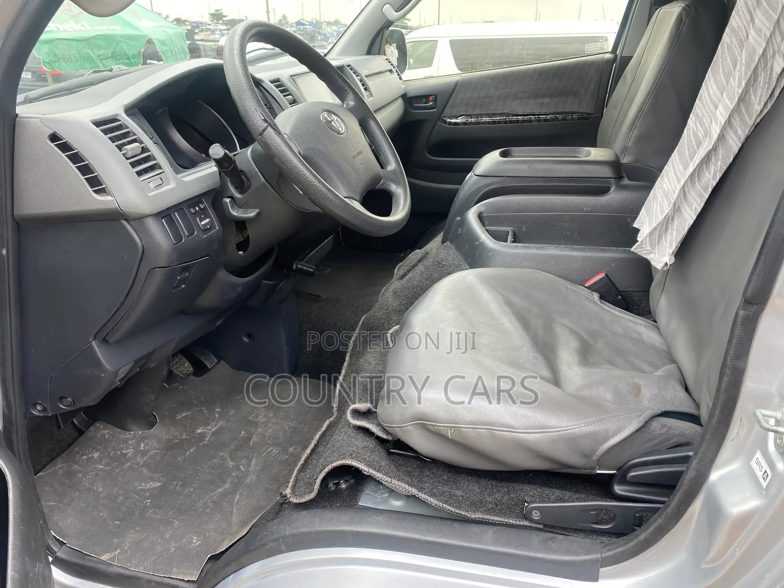 Toyota HiAce 2013 Silver