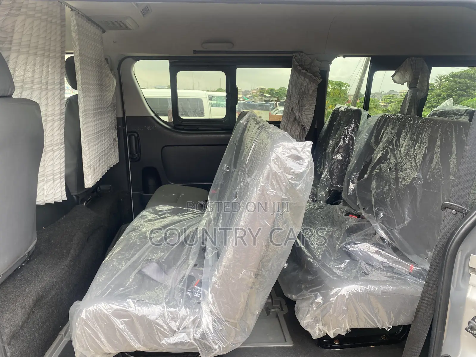 Toyota HiAce 2013 Silver