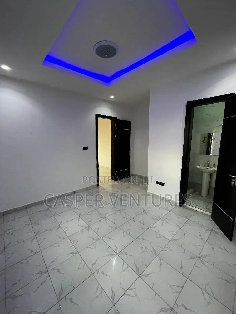 1bdrm Room & Parlour in Lekki, Chevron for rent