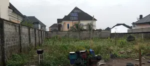 For Sale : 400 SQMTRS
