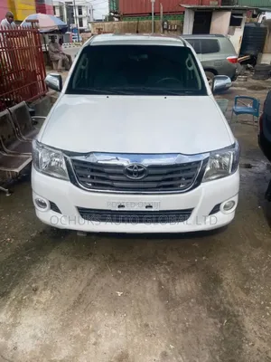 Toyota Hilux 2013 White
