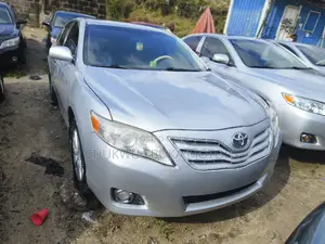Toyota Camry 2010 Silver