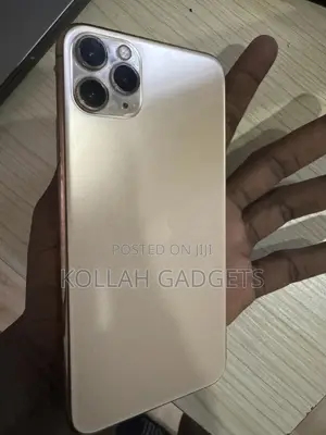 Apple iPhone 11 Pro Max 64 GB Gold
