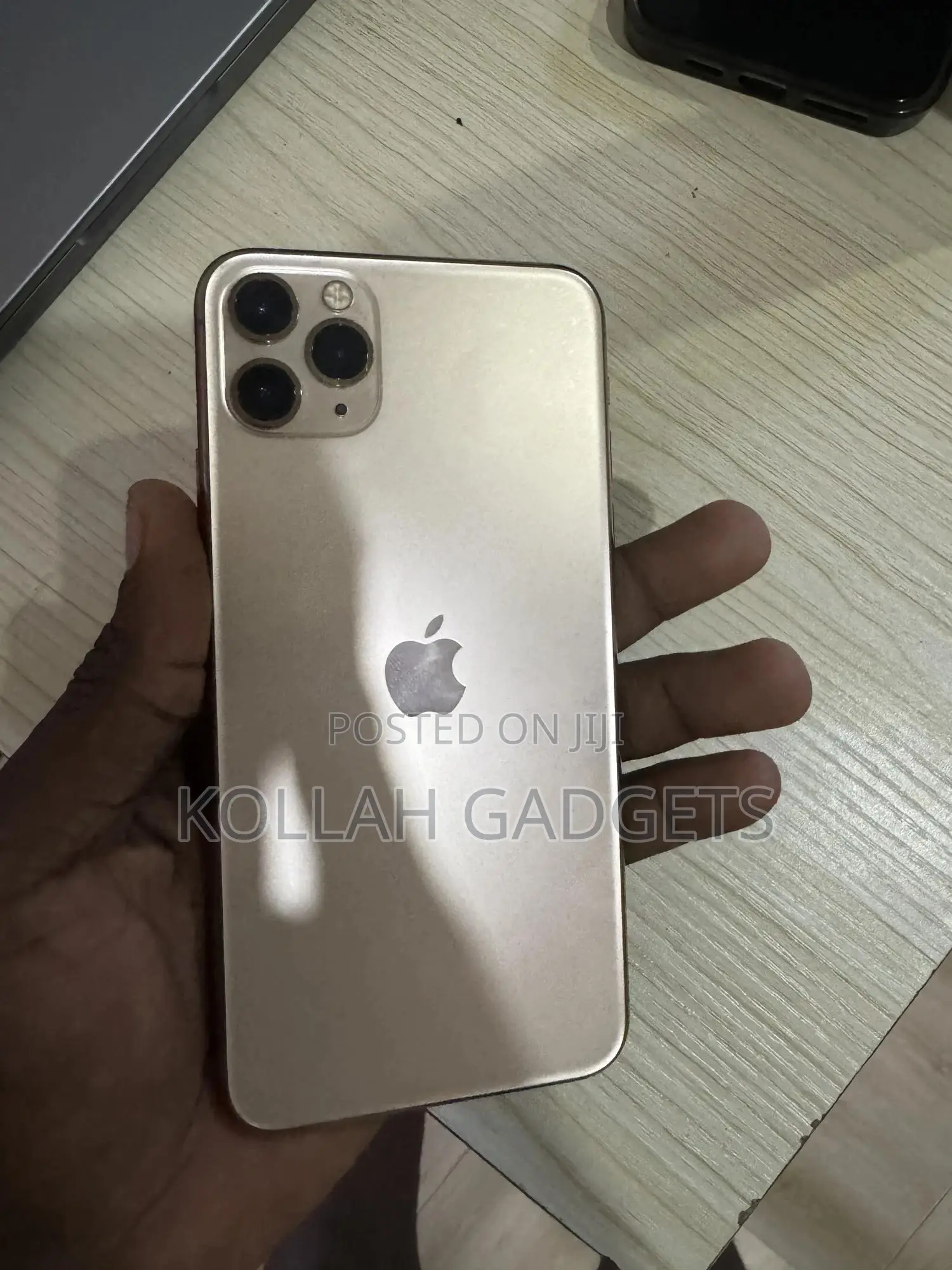 Apple iPhone 11 Pro Max 64 GB Gold