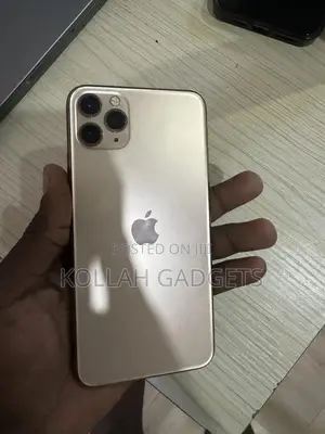 Apple iPhone 11 Pro Max 64 GB Gold