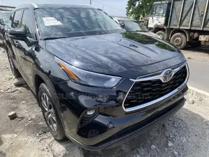 Toyota Highlander XLE 2021 Black