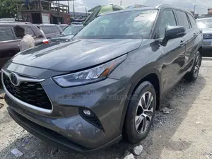 Toyota Highlander XLE AWD 2020 Gray