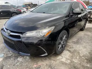 Photo - Toyota Camry 2016 Black