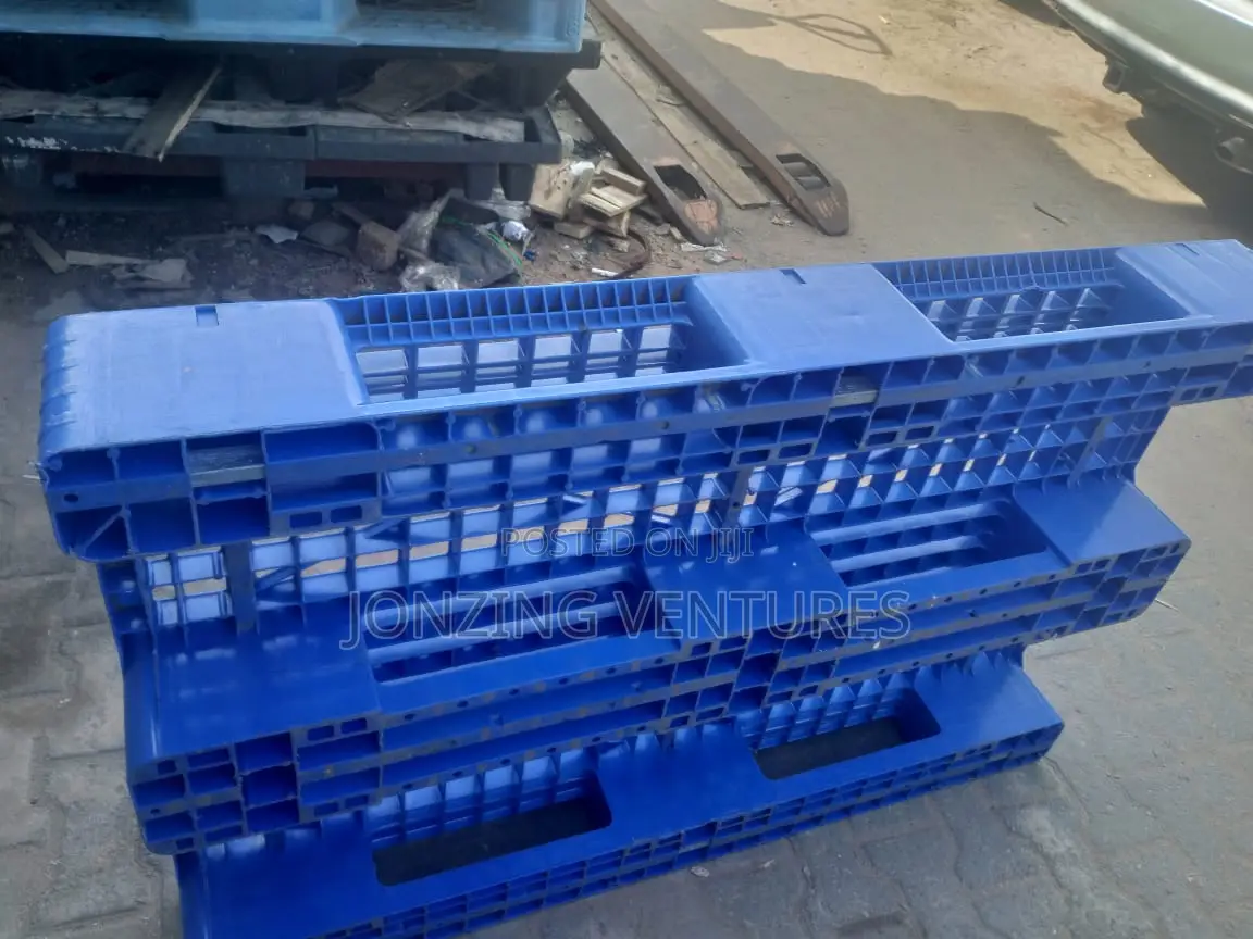 Blue Fancy Plastic Pallets