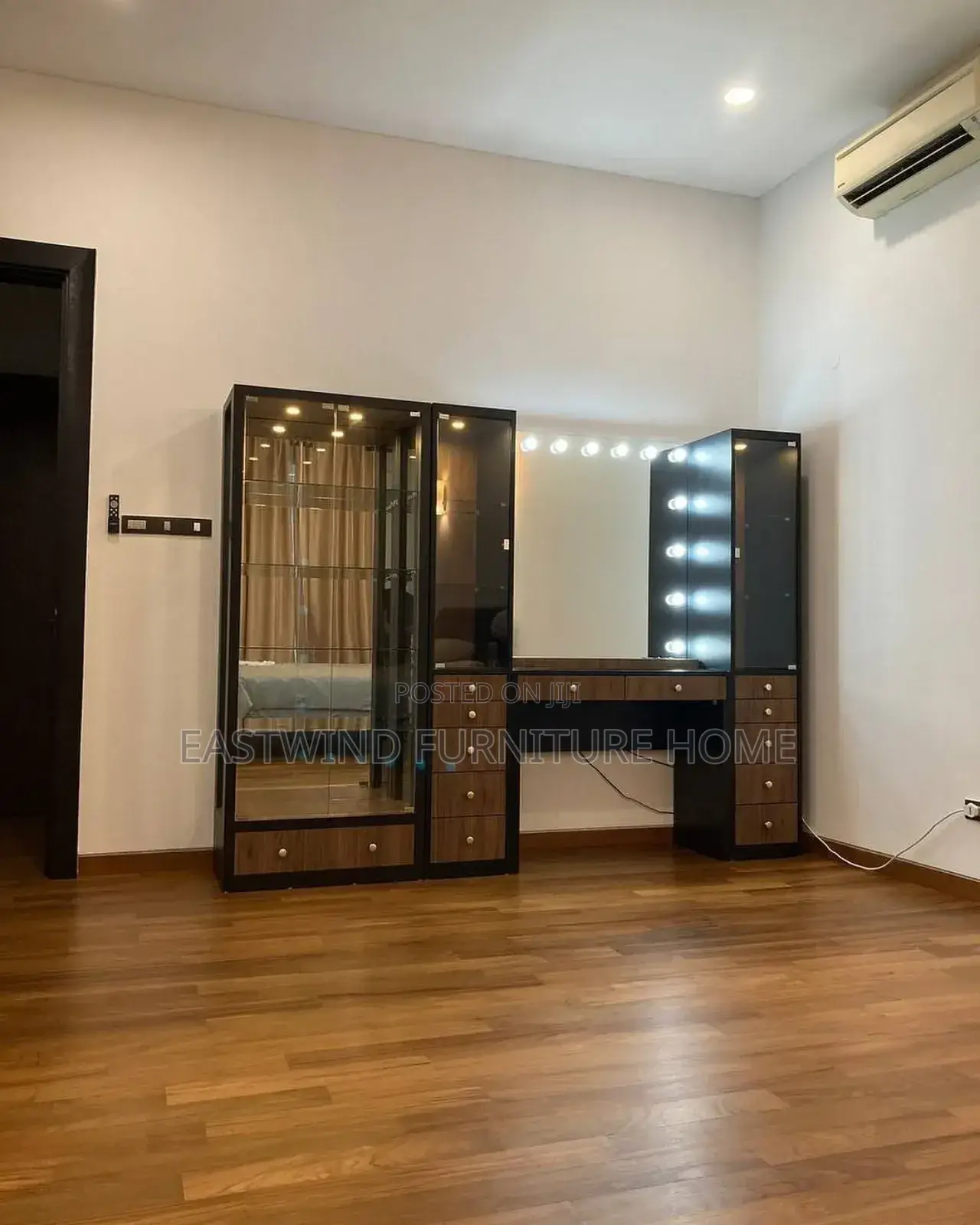 Classic Dressing Mirror