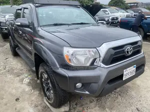 Toyota Tacoma 2015 Gray