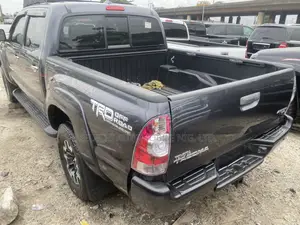 Toyota Tacoma 2015 Gray
