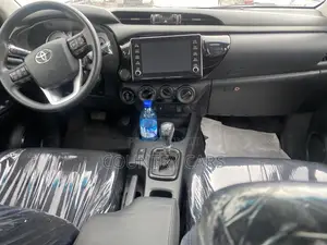 Toyota Hilux 2021 Gray
