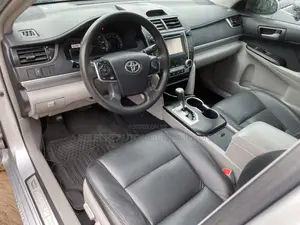Toyota Camry XLE 4dr Sedan w/Prod. End 11/13 (3.5L 6cyl 6A) 2014 Silver