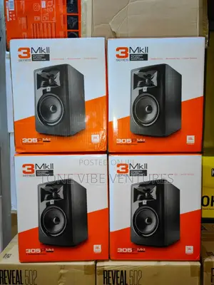 JBL Studio Monitor 305
