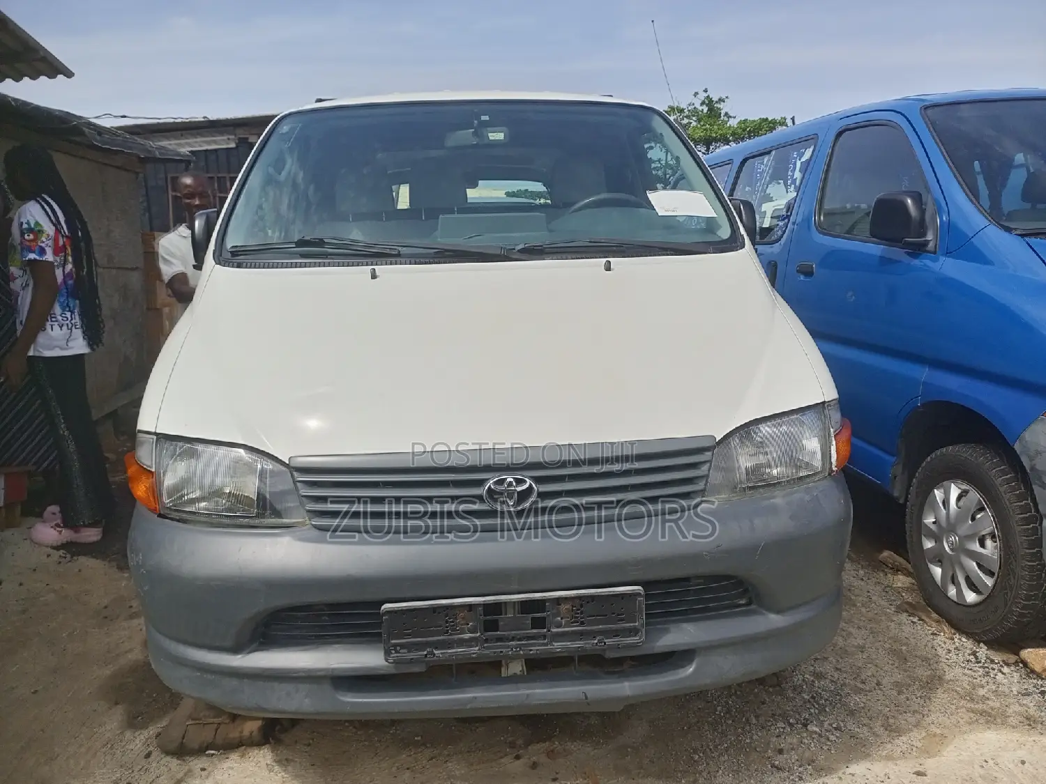 Toyota HiAce 2000 White