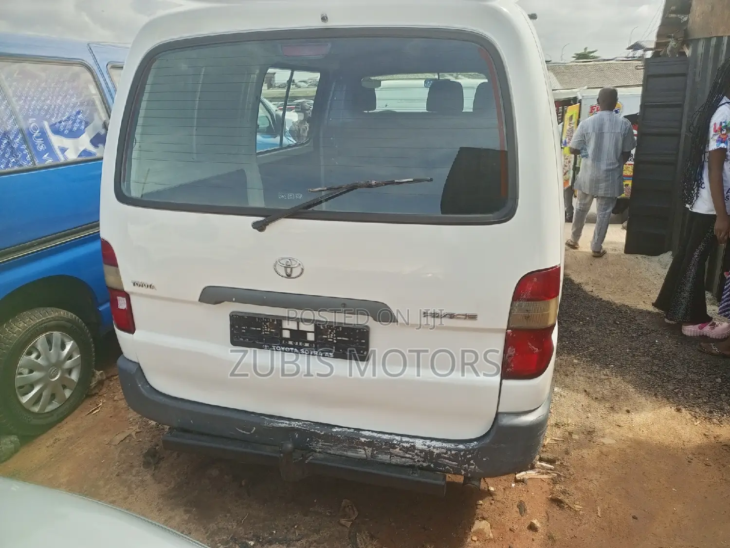 Toyota HiAce 2000 White