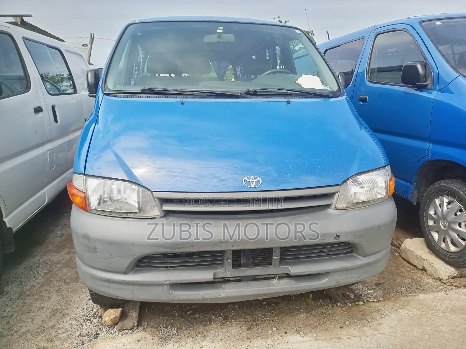Toyota HiAce 2004 Blue