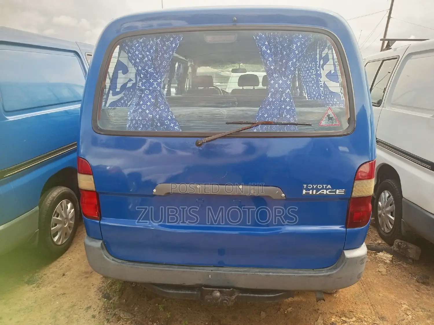 Toyota HiAce 2004 Blue