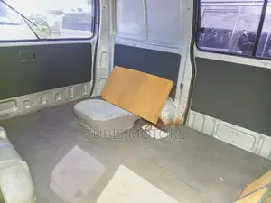 Toyota HiAce 2004 Silver