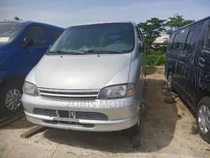 Toyota HiAce 2004 Silver